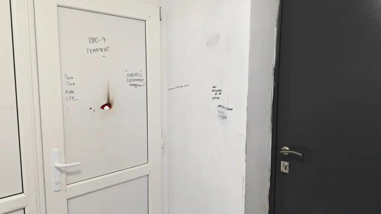 В Риддере ломают общественные туалеты на площади