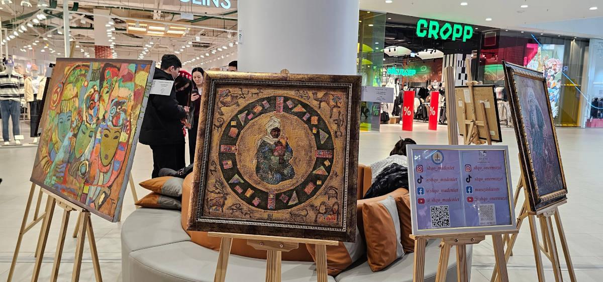 В Усть-Каменогорске состоялся показ национальной одежды 