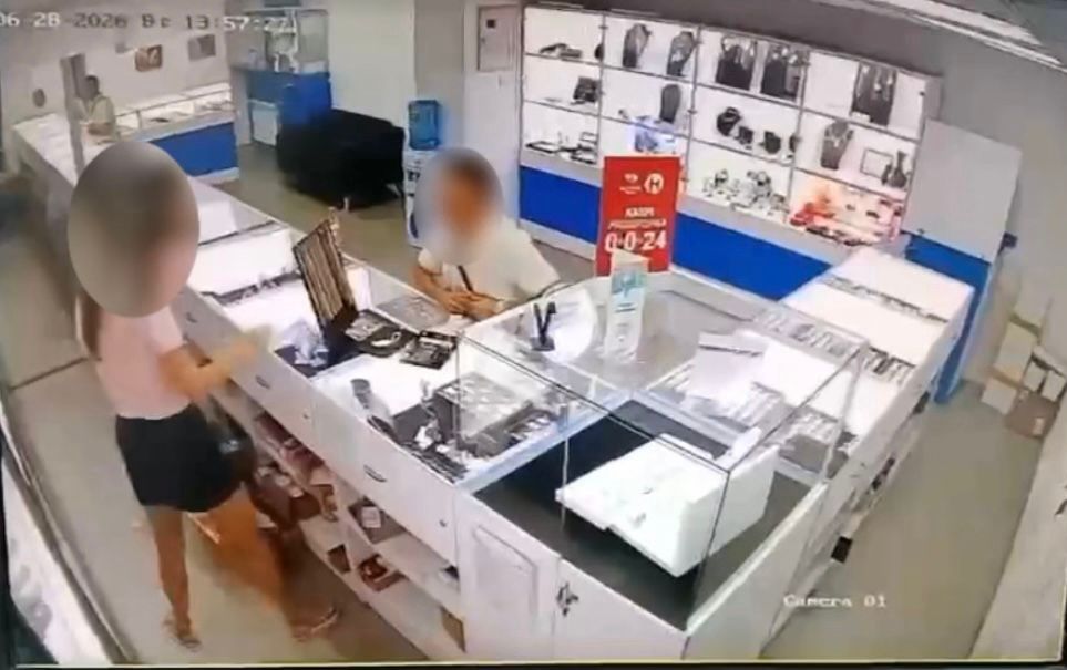 Золотые цепочка и браслет на миллион тенге похитили в Усть-Каменогорске