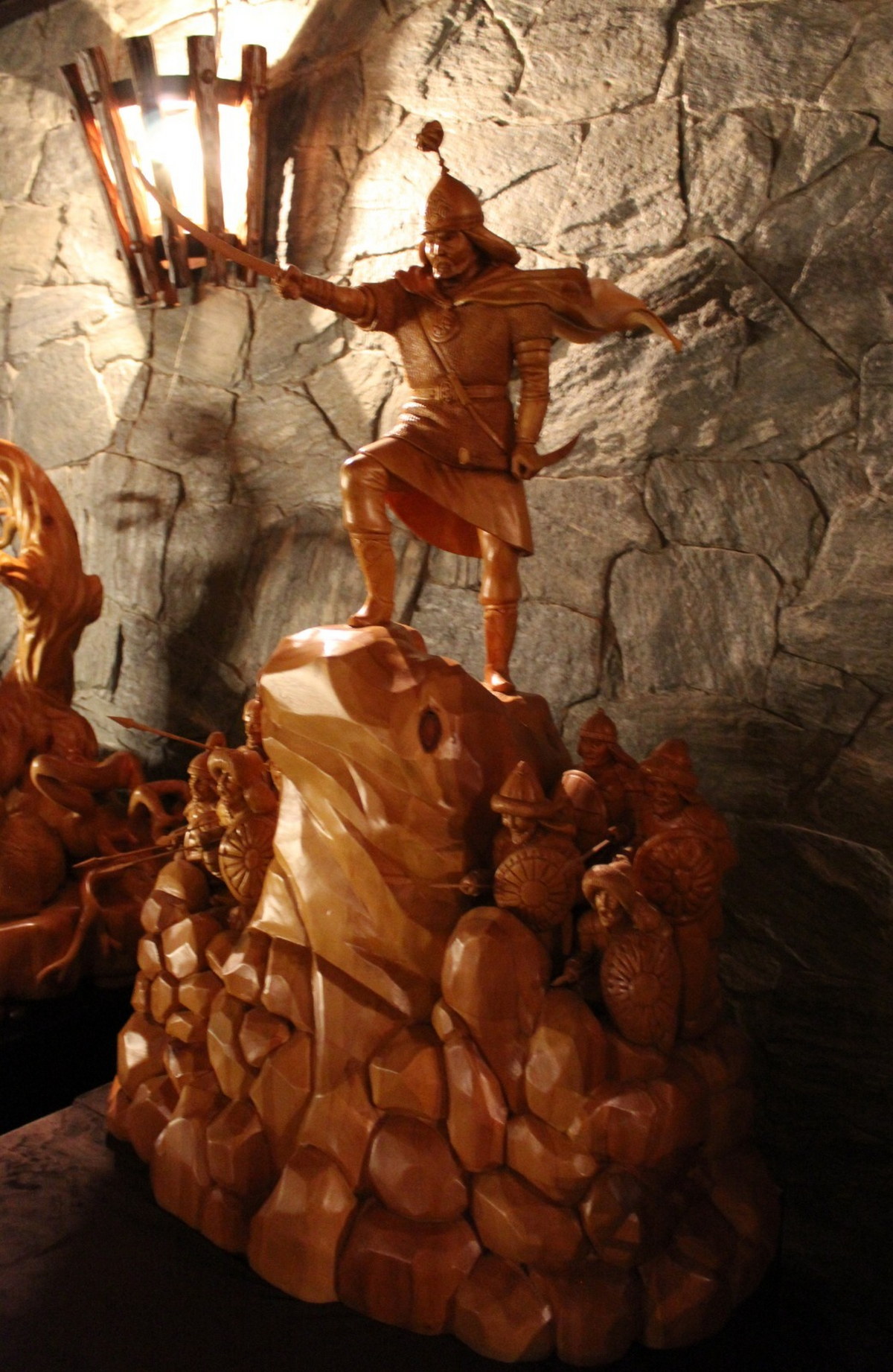 Скульптор из Усть-Каменогорска оживляет историю Казахстана