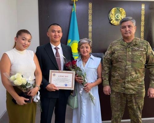 Услышал крики и бросился в воду: житель Семея спас ребенка