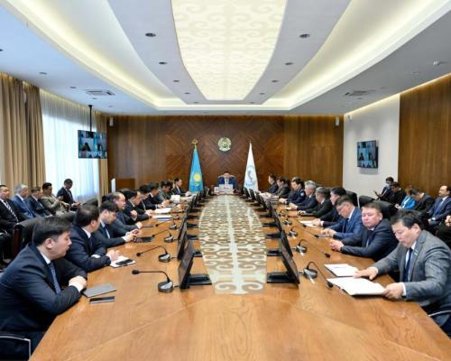 Берик Уали поручил усилить контроль за строительством в области Абай