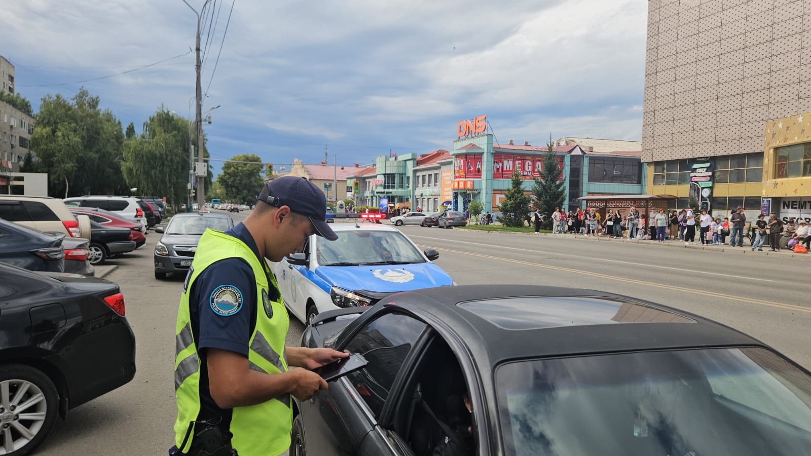 В Усть-Каменогорске проверяют водителей с неоплаченными штрафами