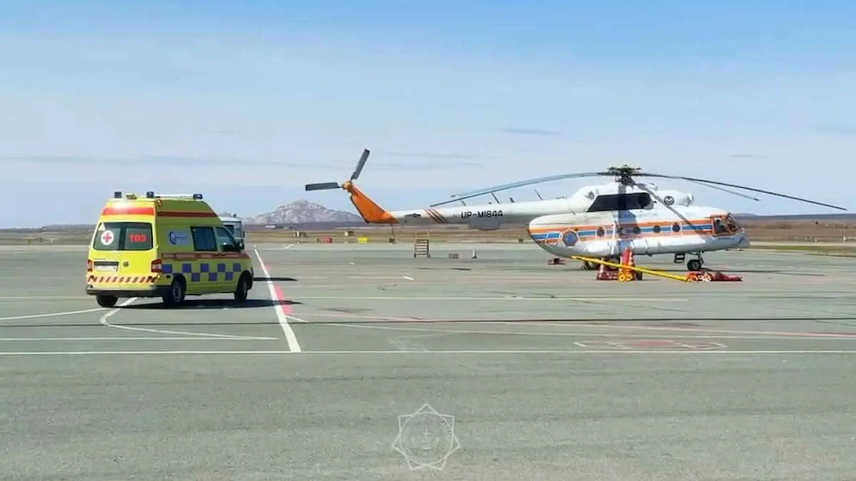 В ВКО тяжелобольного мужчину эвакуировали с пасеки на вертолёте