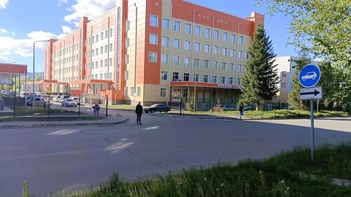 Возле новой больницы в Риддере планируют оборудовать пешеходный переход