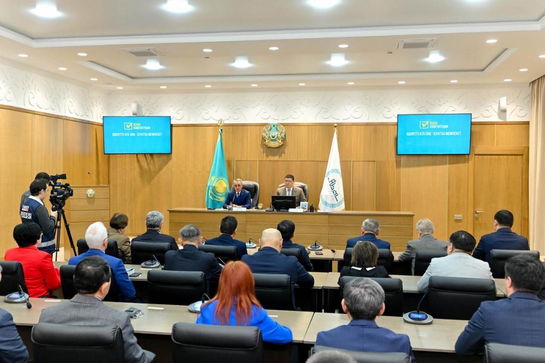 Члены общественного совета области Абай выразили поддержку новой Конституции