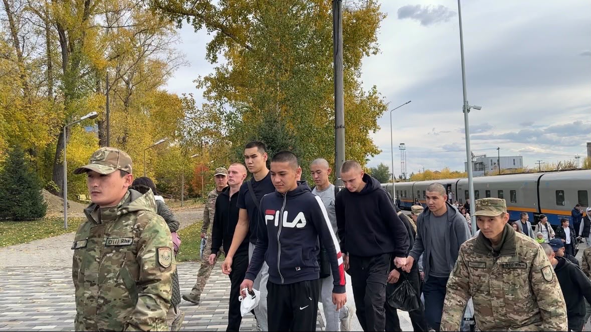 Новобранцы из трех регионов прибыли на службу в Усть-Каменогорск