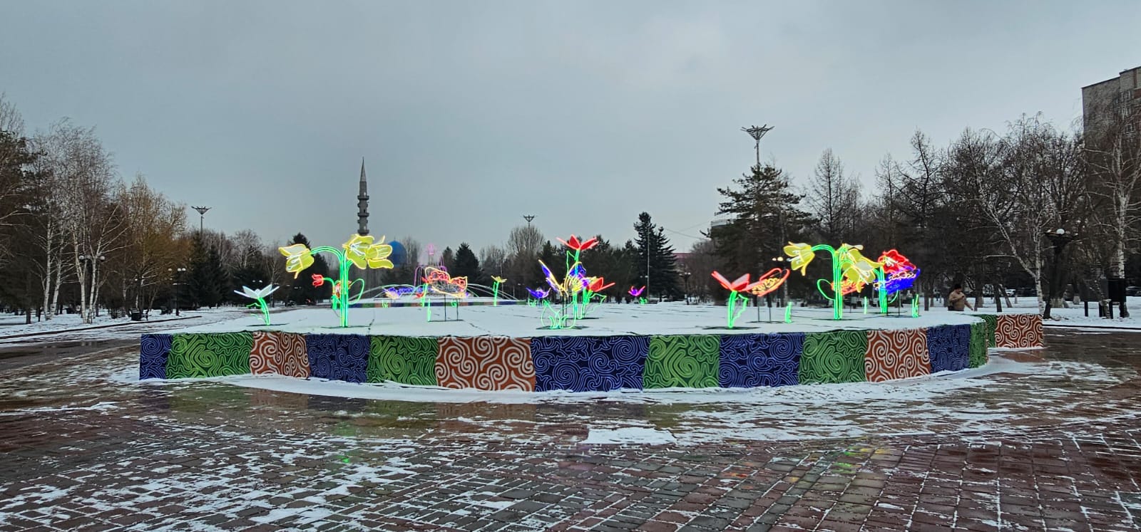 Усть-Каменогорск продолжают украшать к Наурызу