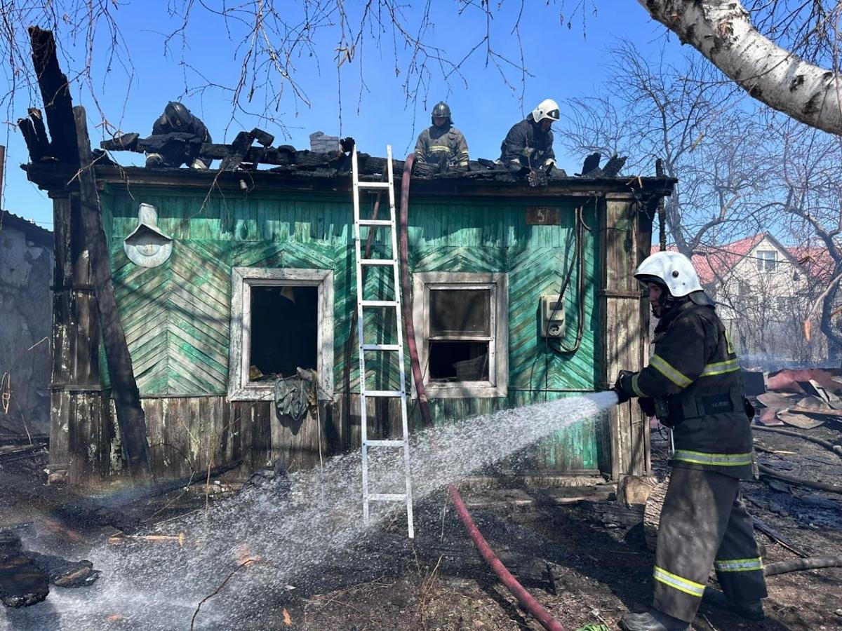 В Усть-Каменогорске в горевшем доме обнаружили погибшего
