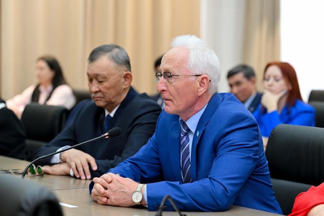 Члены общественного совета области Абай выразили поддержку новой Конституции