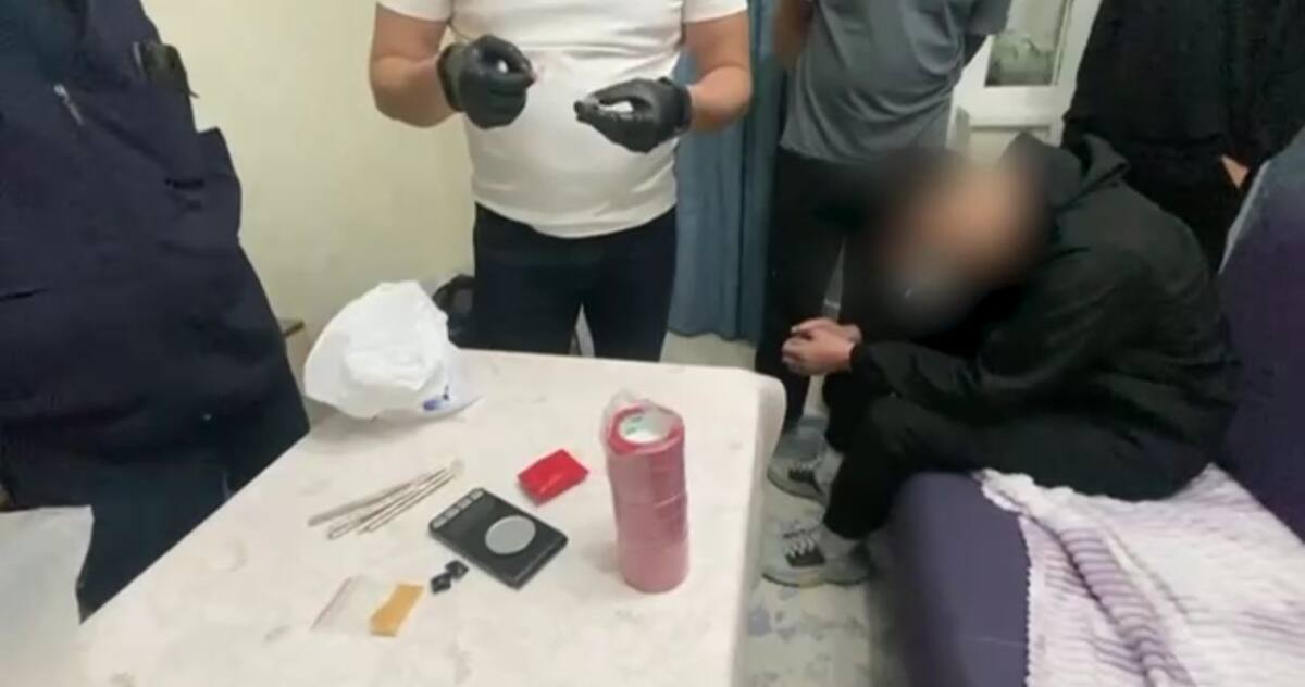 Полиция Астаны обнаружила наркотики и весы в арендованных квартирах