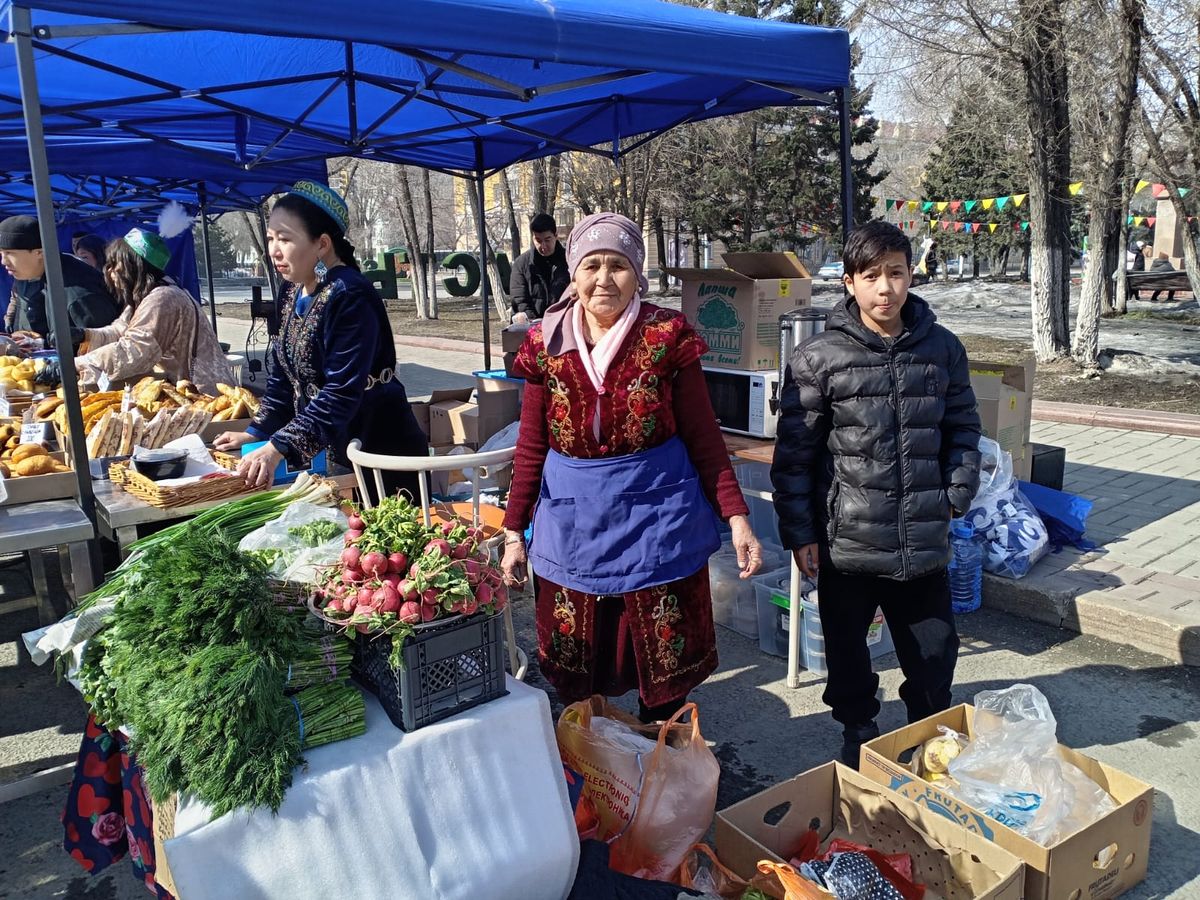 В Усть-Каменогорске начинается празднование Наурыза у Дома дружбы