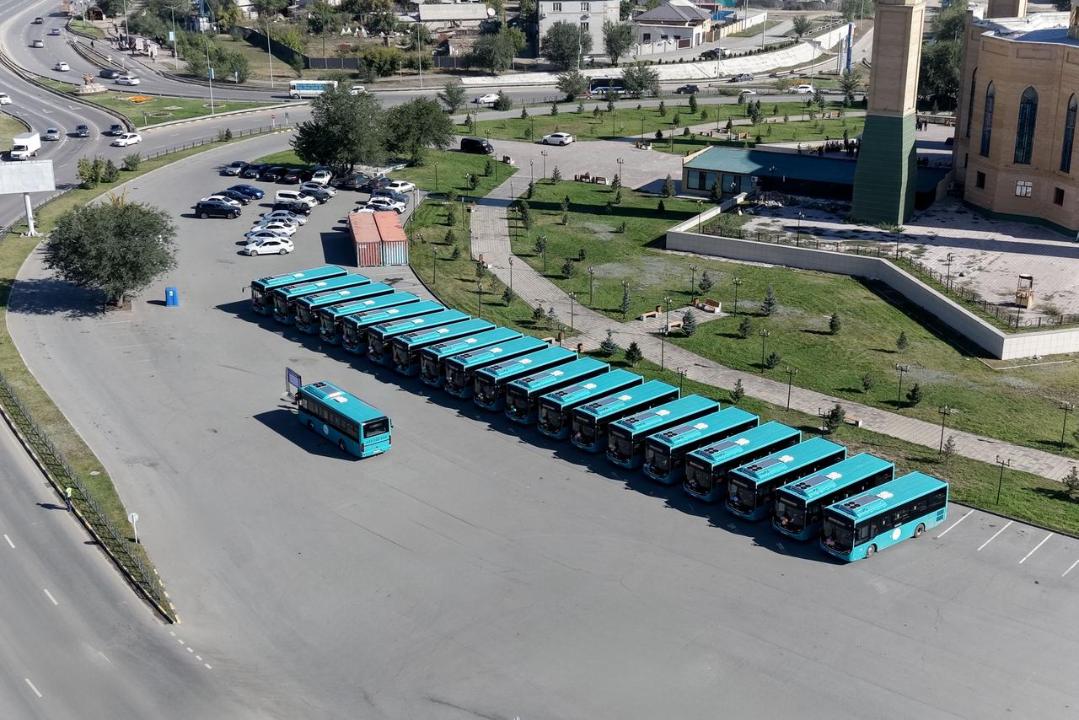 В Семее на маршруты вышли 20 новых автобусов