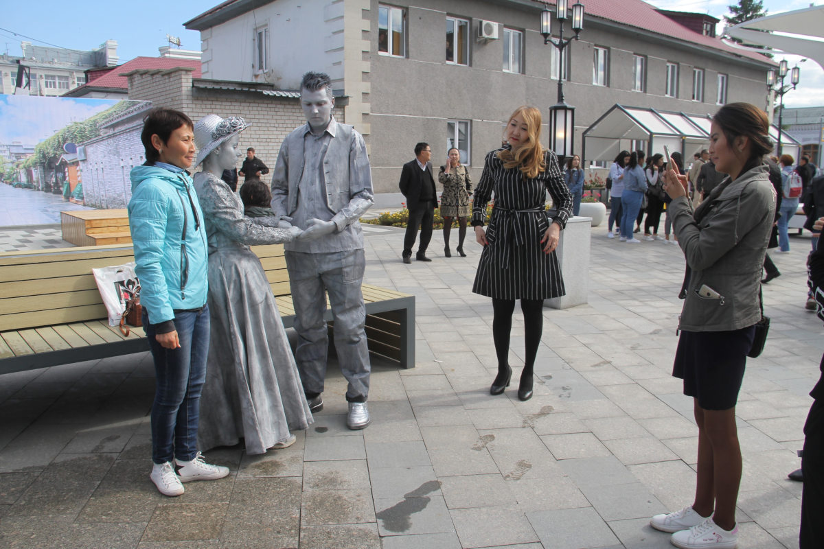 Аким ВКО планирует задерживать туристов в Усть-Каменогорске