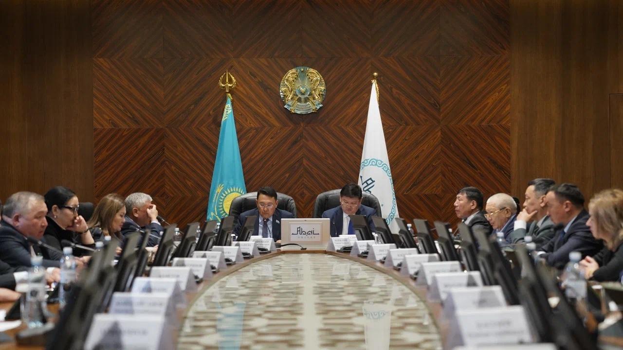 Состоялась очередная ХХХV сессия маслихата области Абай
