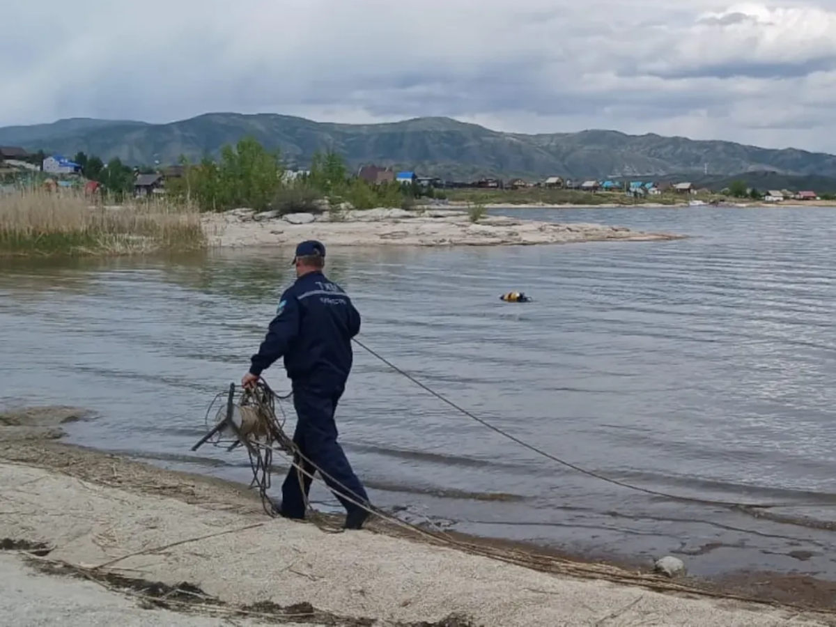 В ВКО начали обследовать пляжи на Бухтарминском водохранилище 