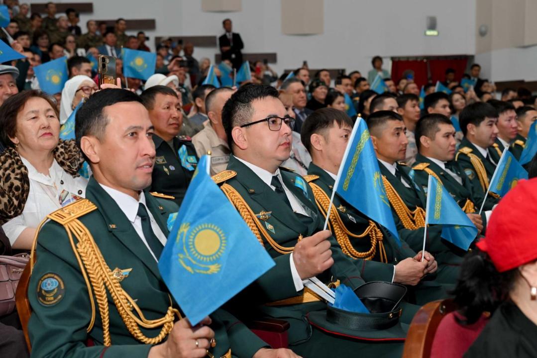 В Семее прошло торжественное собрание посвященное Дню Победы и Дню защитника Отечества