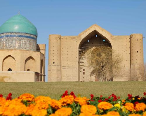 Президент Қасым-Жомарт Тоқаев Қожа Ахмет Ясауи кесенесіне зиярат етті