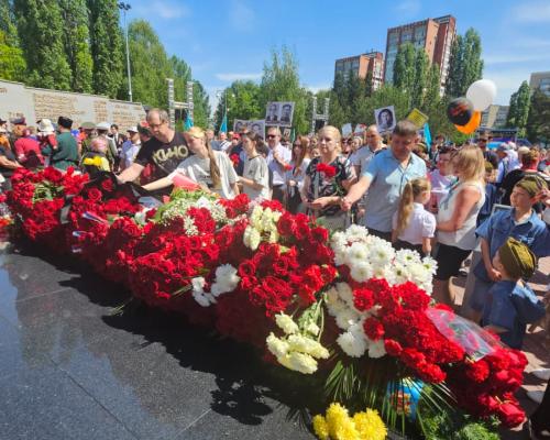 В Усть-Каменогорске у Вечного огня почтили память погибших в годы войны