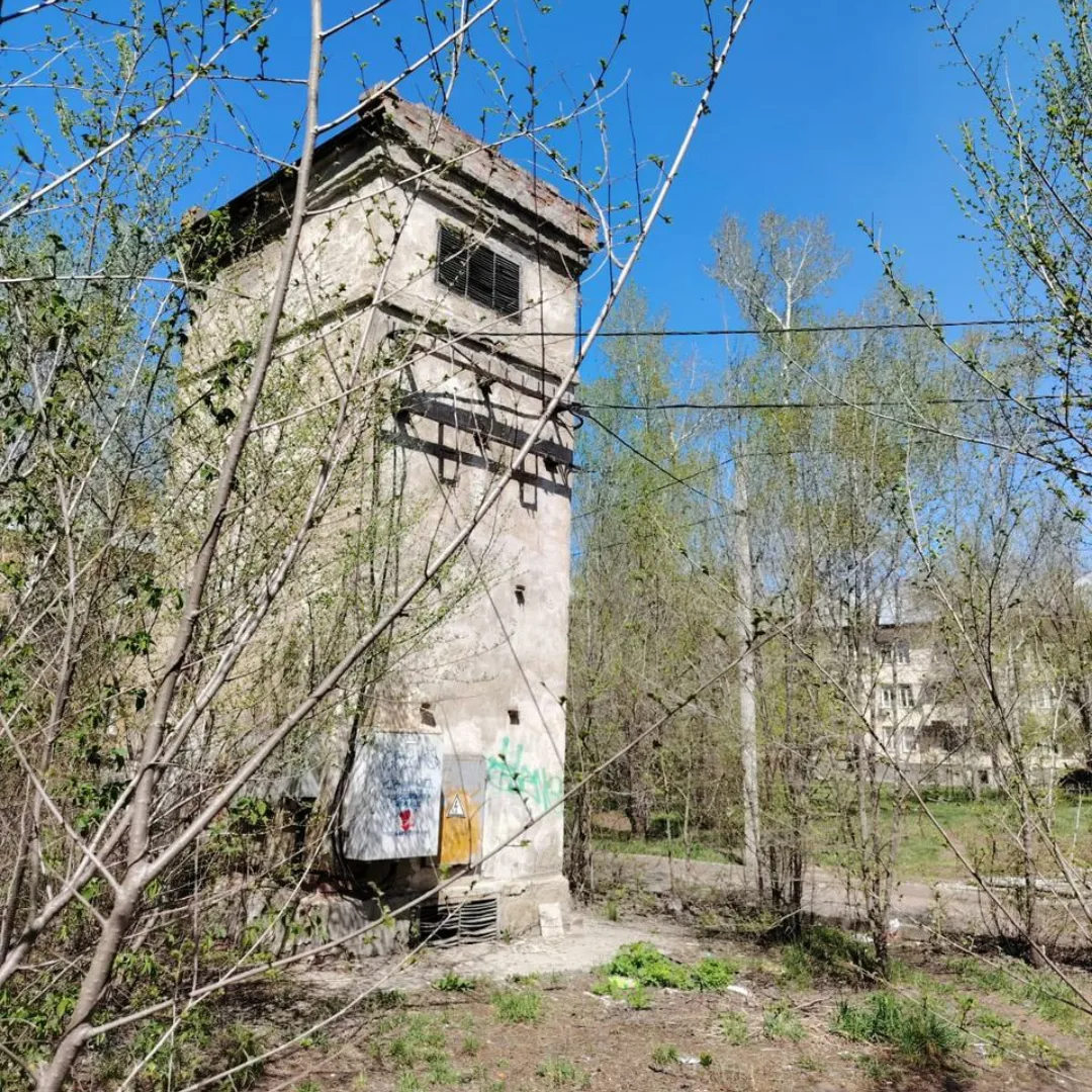 В Усть-Каменогорске рядом со школами находятся обрушившиеся погреба и заброшки