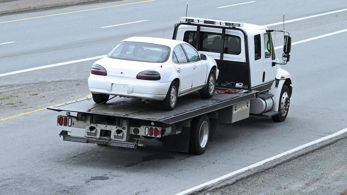 Тысячи машин оказались на штрафстоянках после рейда в Алматы