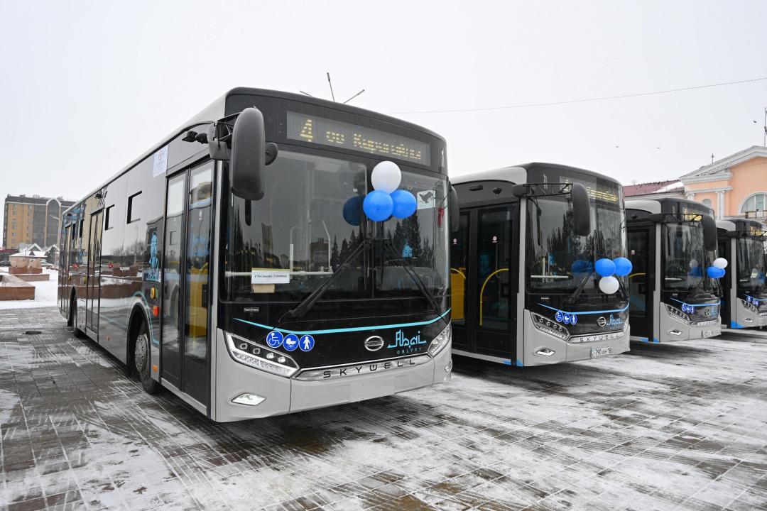 Парк общественного транспорта города Семей пополнился 32 современными автобусами