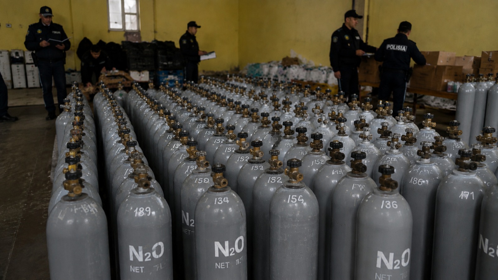 За оборот «веселящего газа» казахстанца осудили на восемь лет