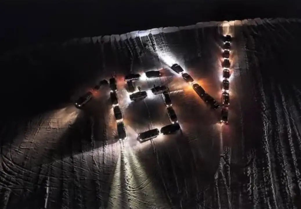 Автомобилисты Риддера выстроили из машин дату референдума