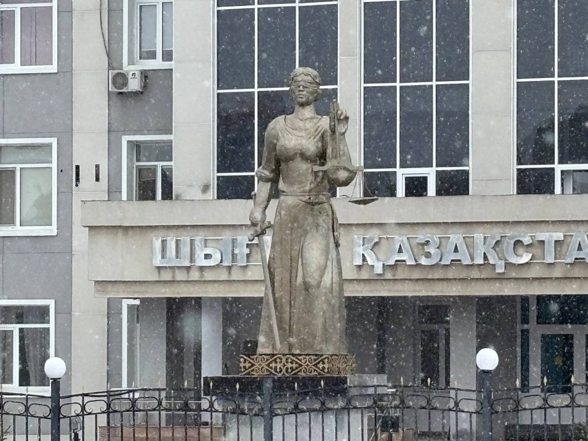 В Усть-Каменогорске продолжается судебный процесс по делу мужчины, вступившего в интимные отношения с подростком