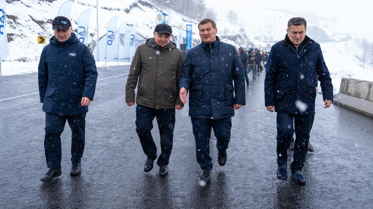 Бұралаң тау жолын айналып өтеді: ШҚО-да жаңа жол мен Қазақстандағы ең биік көпір ашылды