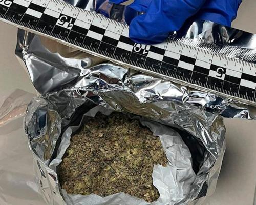Наркотики под видом косметики обнаружили в багаже пассажиров в Алматы