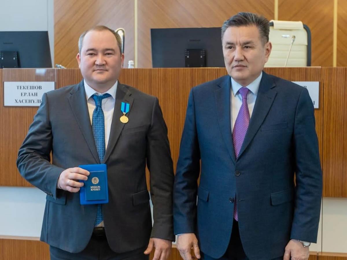 Аким Усть-Каменогорска получил госнаграду 