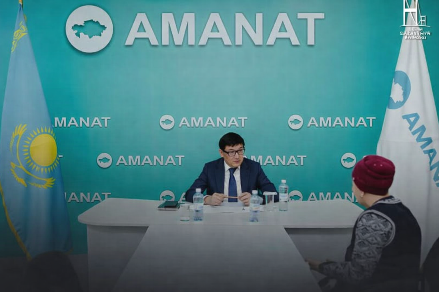 Аким города Семей провел личный прием граждан