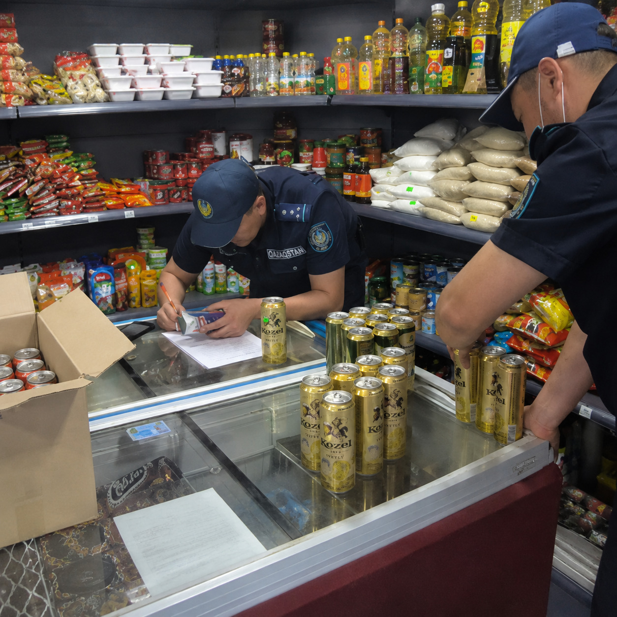В Семее выявили факты незаконной продажи алкоголя во время рейдов