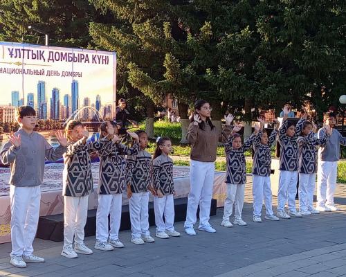 В Риддере отметили День столицы и День домбры