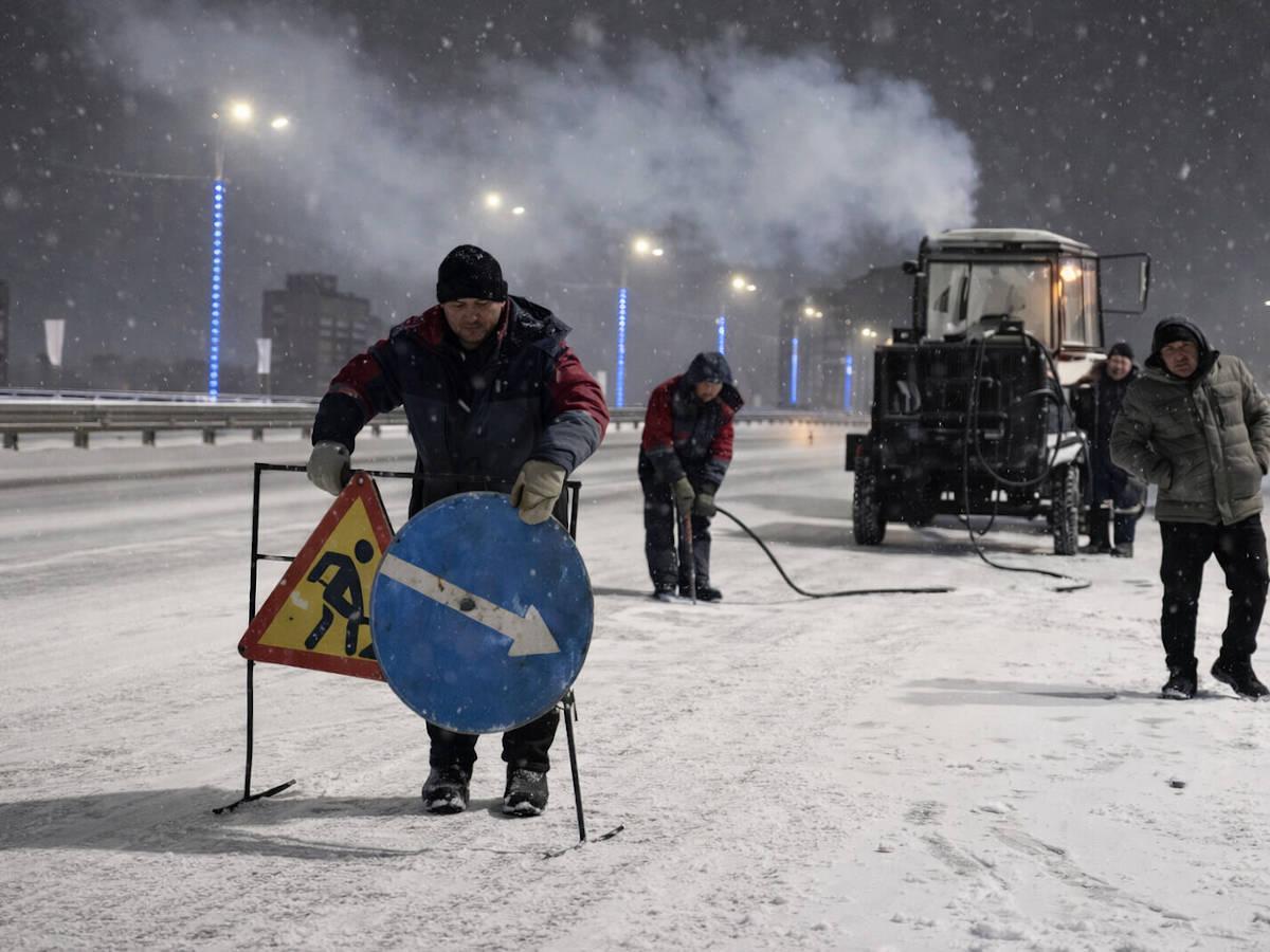 В Усть-Каменогорске снова проводили работы на Иртышском мосту  