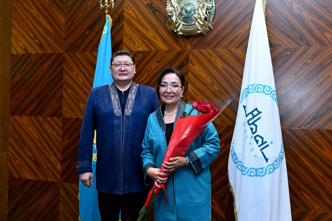 Аким области встретился с айтыскерами и деятелями искусства