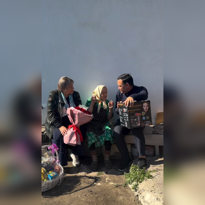 В ВКО труженицу тыла поздравили со 100-летием
