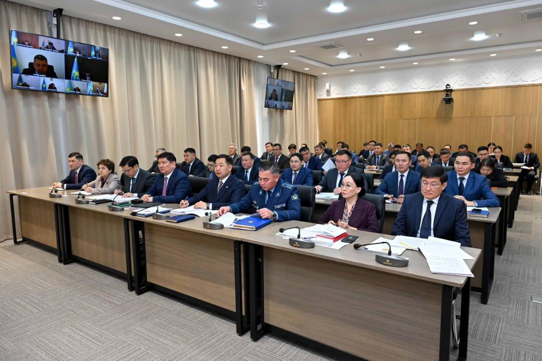 В области Абай  усиливают работу с землями и переселенцами: итоги заседания акимата