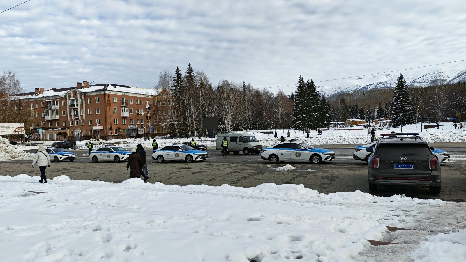 В Департаменте полиции ВКО пояснили с чем связано скопление патрульных машин на улицах Риддера