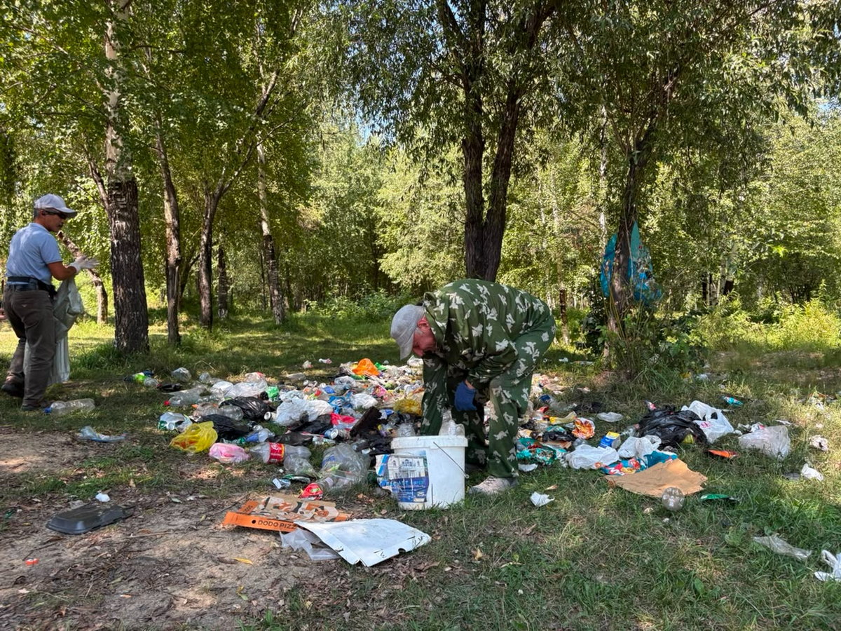 Риддерцы очистили берега Журавлихи