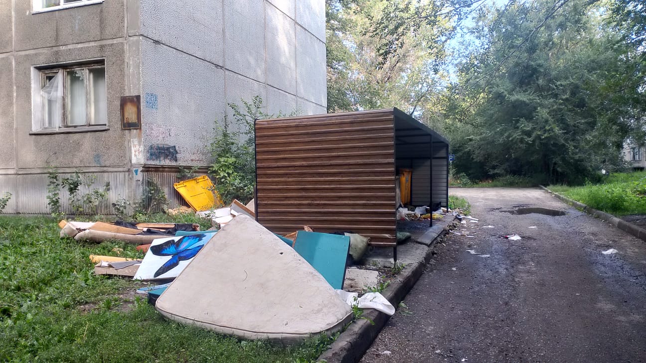 В Усть-Каменогорске хотят взять под видеоконтроль проблемные мусорные площадки