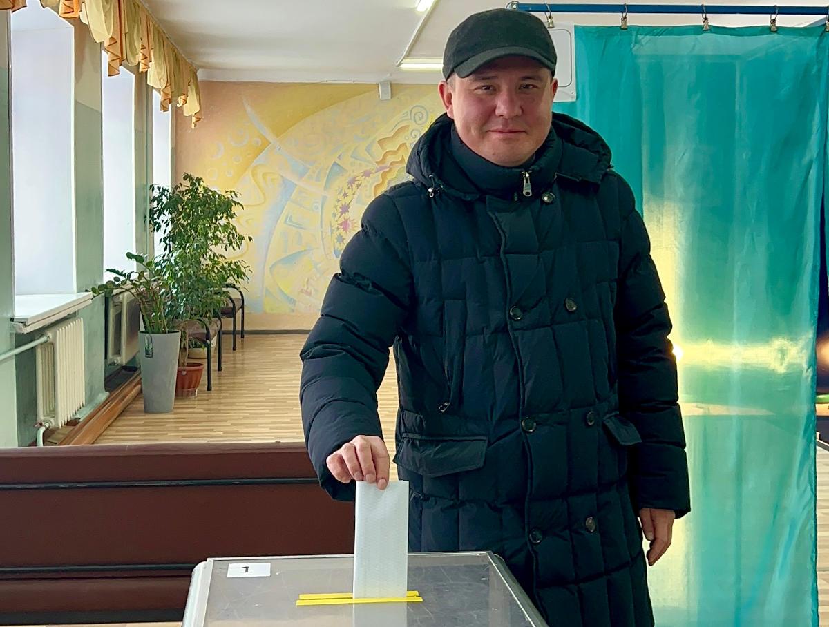 С самого утра жители Риддера активно участвуют в республиканском референдуме