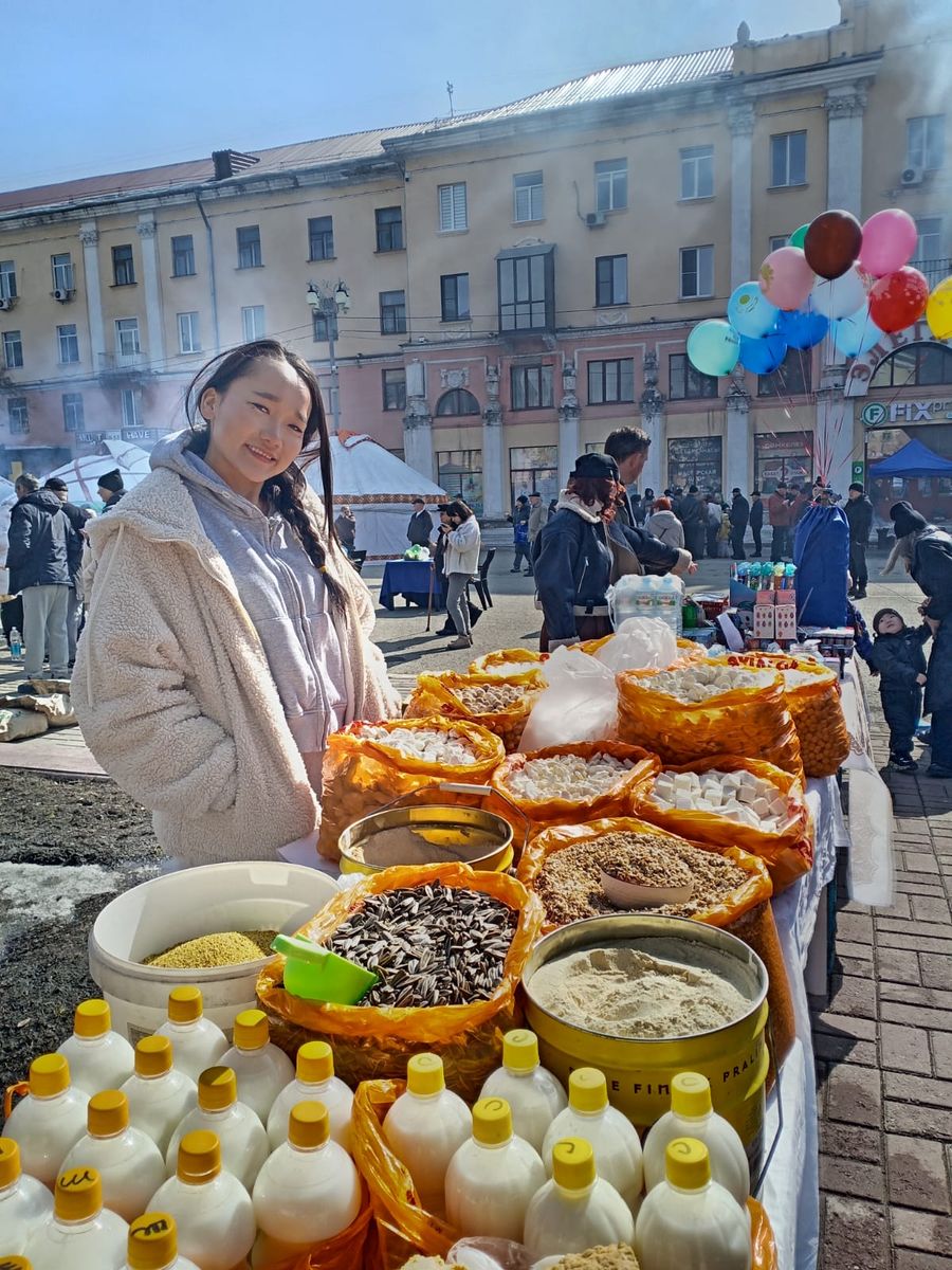 В Усть-Каменогорске начинается празднование Наурыза у Дома дружбы
