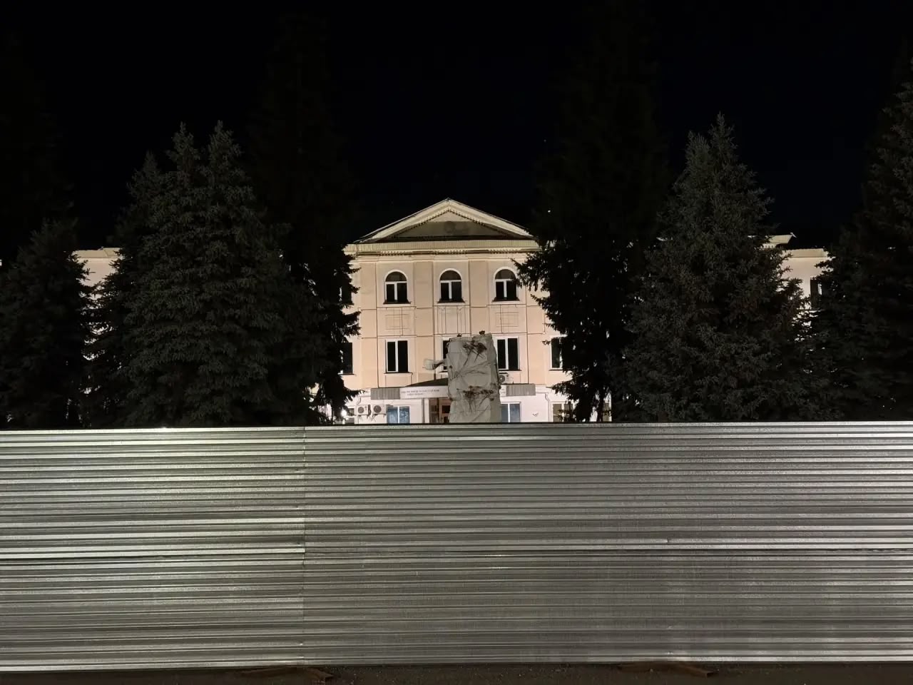 В ВКО на центральной площади города Алтай готовятся к следующему этапу благоустройства