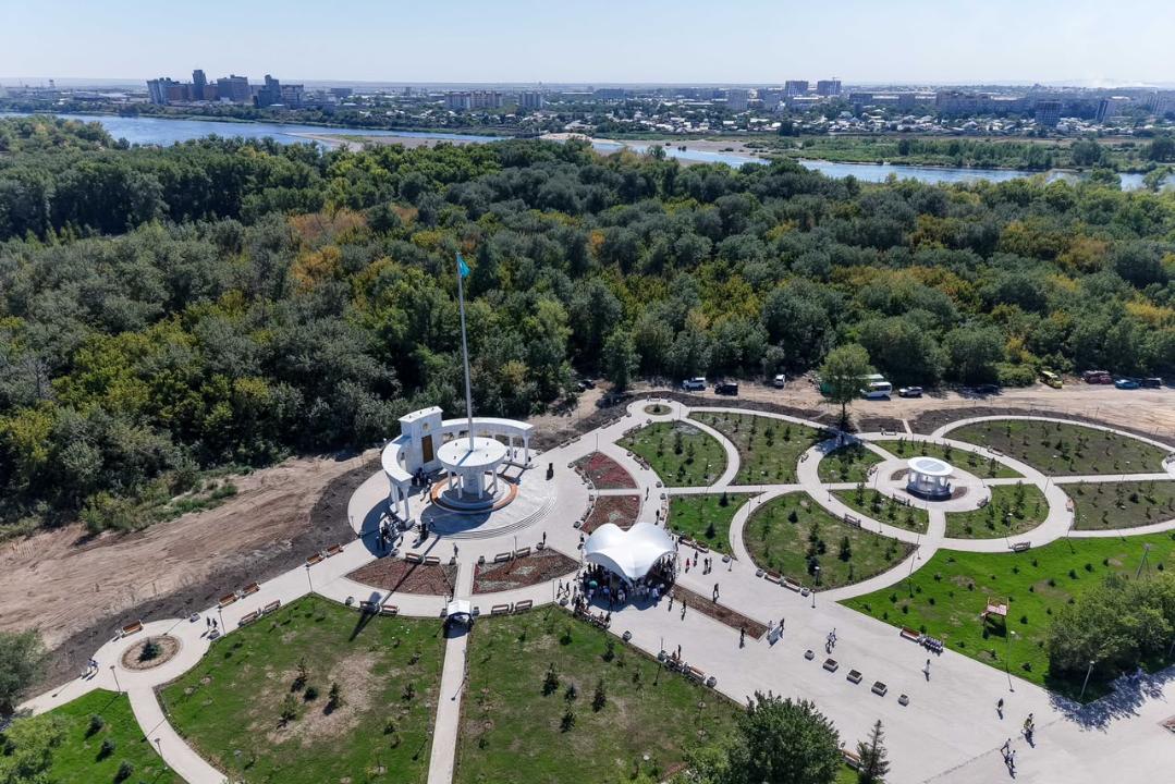 В Семее открыли Площадь государственных символов