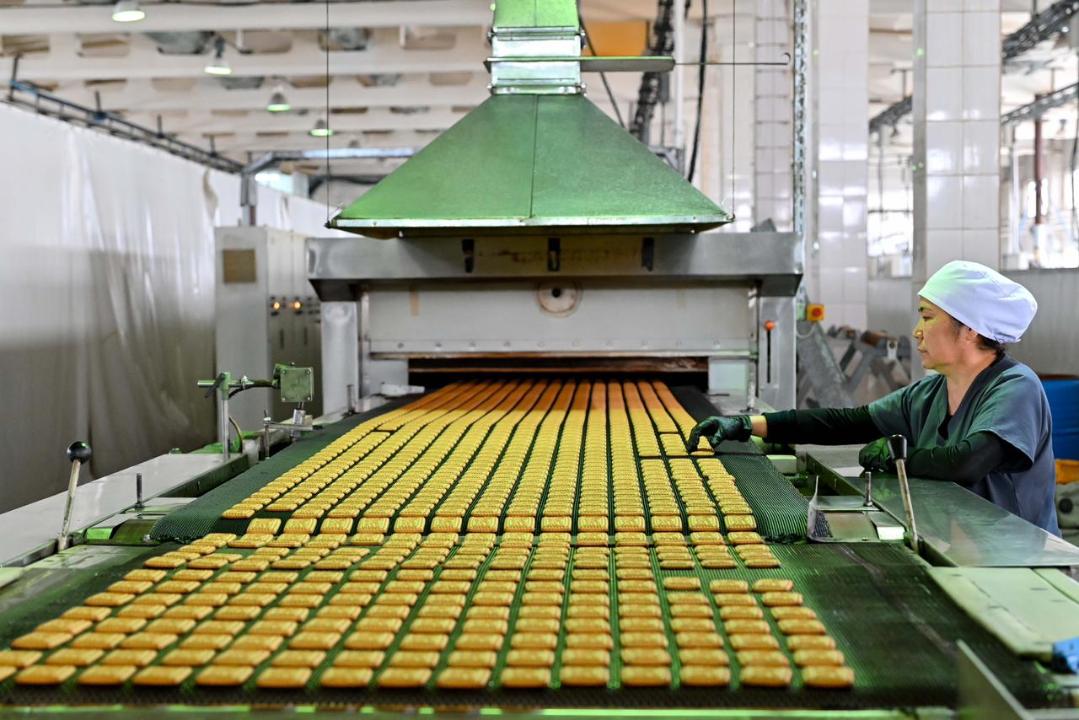 Аким области Абай оценил работу промышленных предприятий Семея