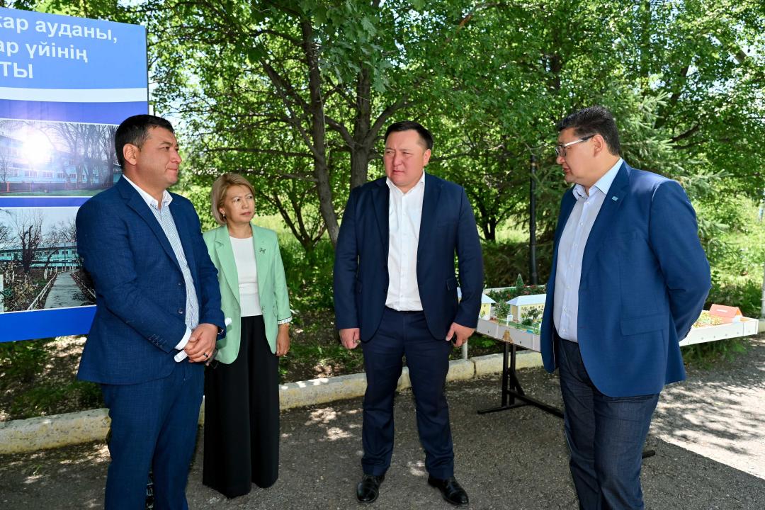 В области Абай решают судьбу бывшего детского дома в селе Науалы