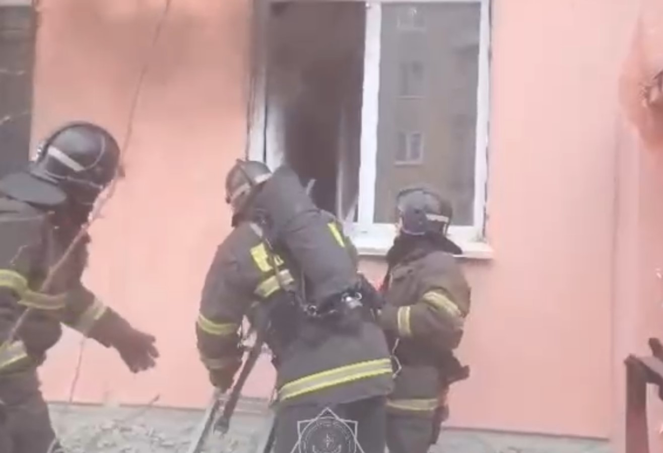 В Усть-Каменогорске в квартире горел натяжной потолок