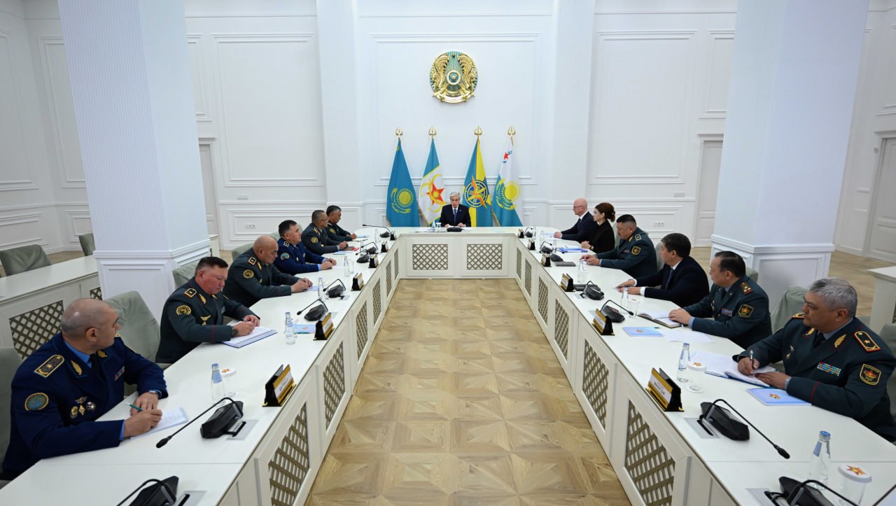 Токаев поручил подготовить план кардинальной военной реформы после трагедии на Каспии